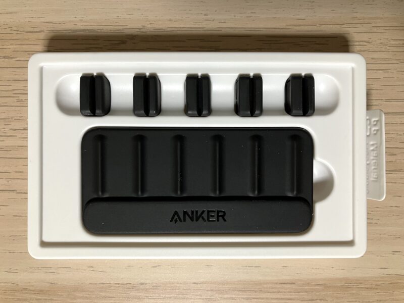 anker-magnetic-cable-holder-package-openend